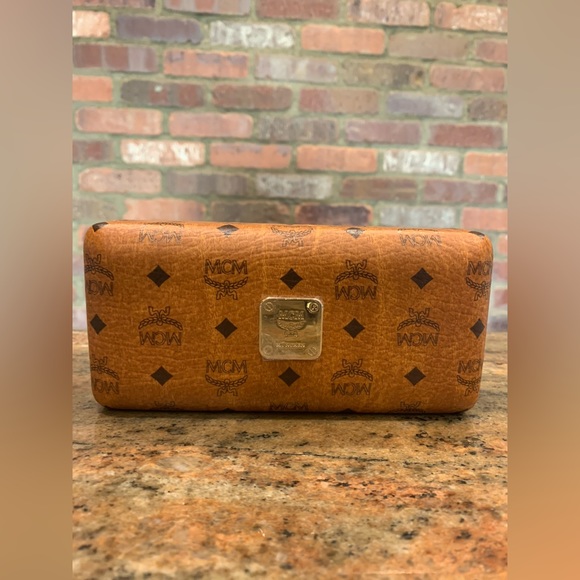 MCM SUNGLASSES - Picture 3 of 5